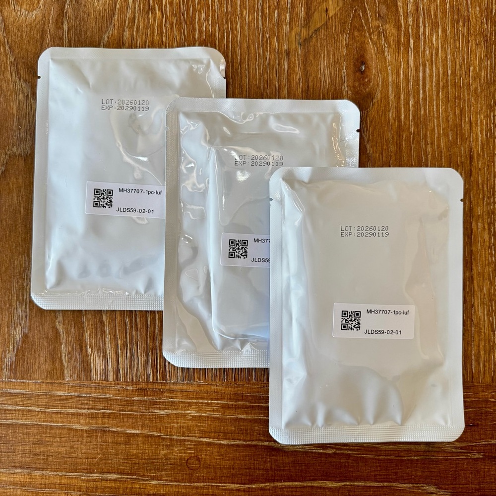 1 set of 3 pairs Novelia serum infused microneedle patches - Picture 4 of 6